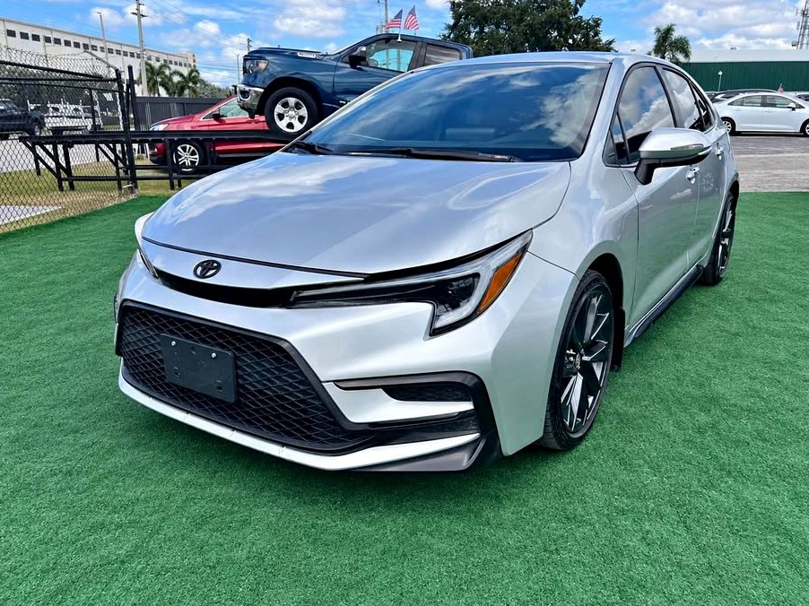 2025 Toyota Corolla SE Sedan