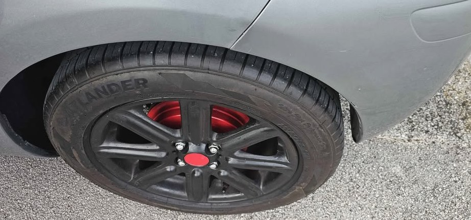 2011 Toyota Yaris hatchback LE