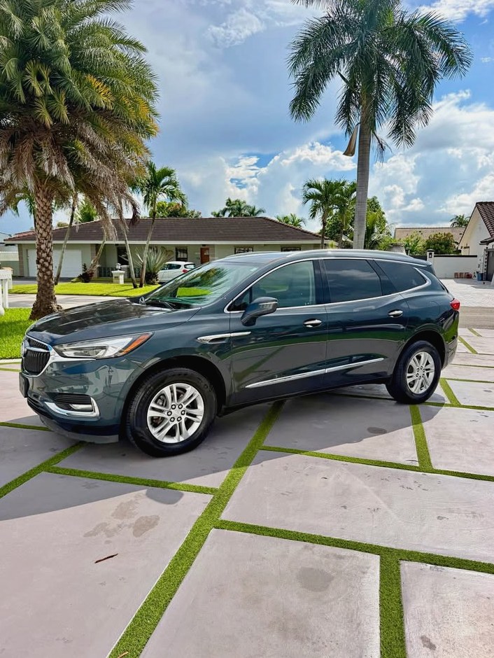 2020 Buick Enclave Essence Sport