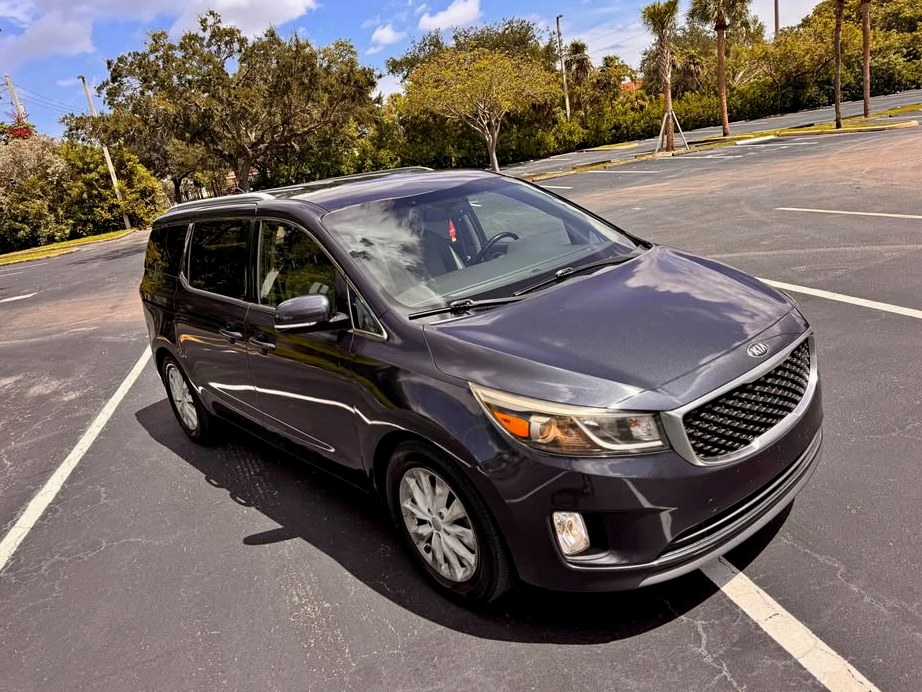2015 Kia Sedona EX Minivan