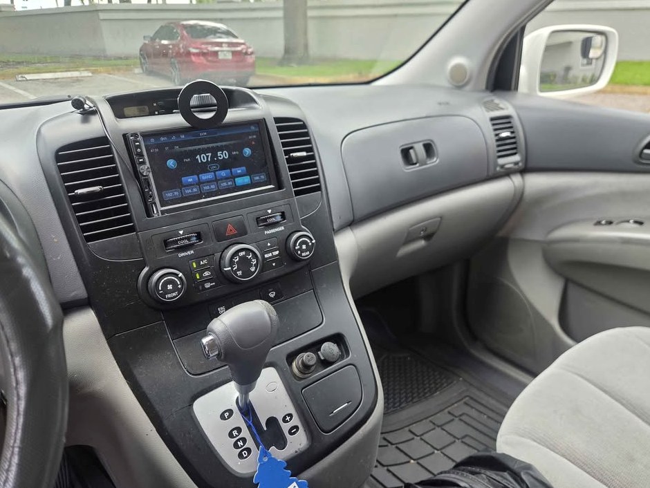 2008 Kia Sedona EX Minivan