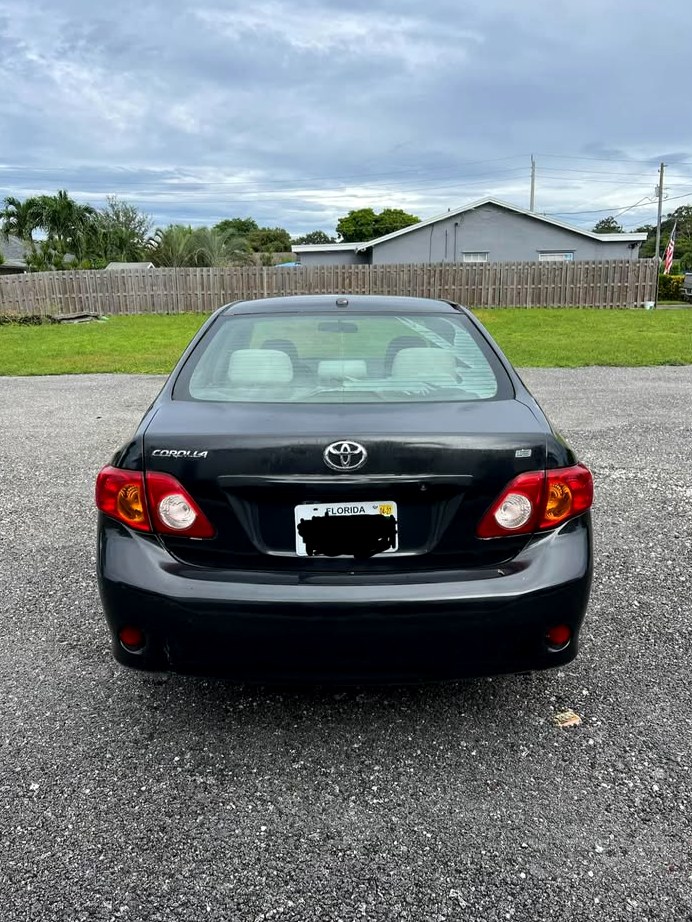 2009 Toyota Corolla LE Sedan