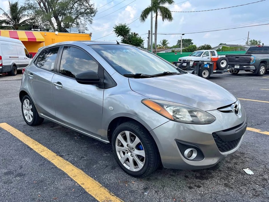 2013 Mazda 2 Sport Hatchback