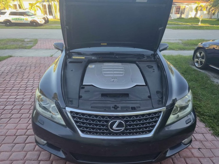 2012 Lexus LS 460 Sedan
