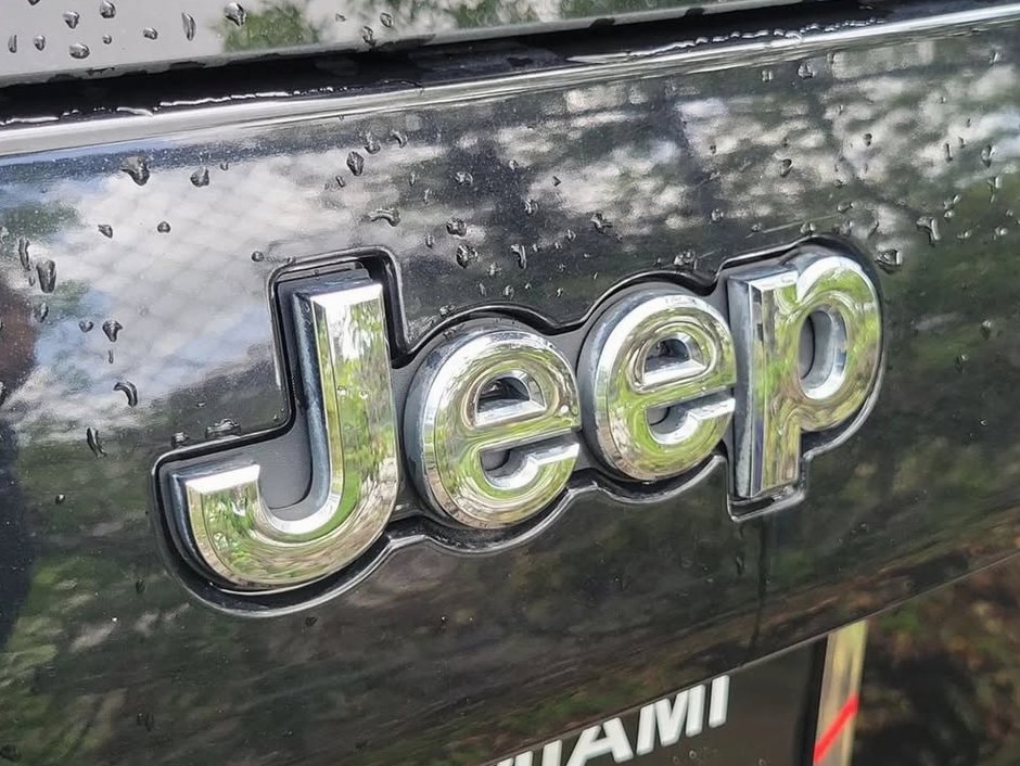 2019 Jeep Cherokee limited black