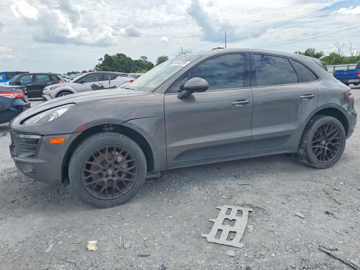 2016 Porsche Macan