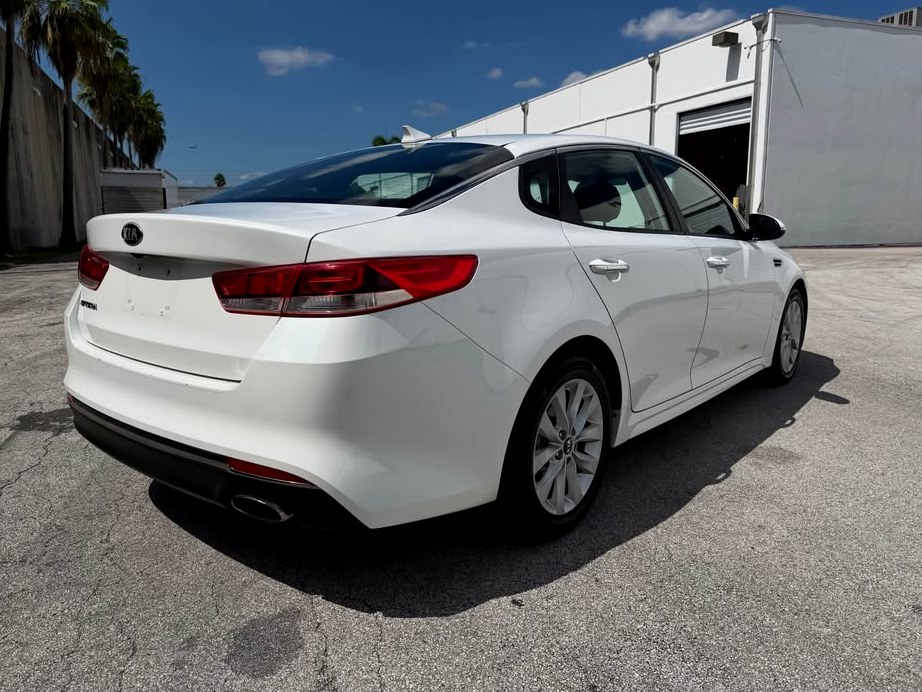 2016 Kia Optima LX Sedan