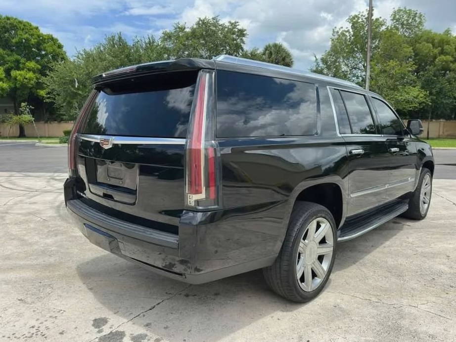 2019 Cadillac Escalade esv —