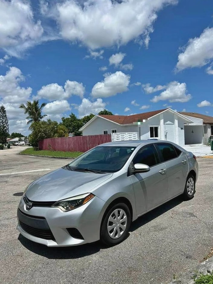 2015 Toyota Corolla LE Sedan