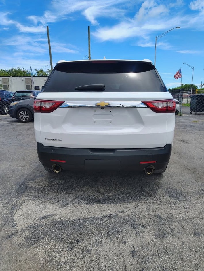 2021 Chevrolet Traverse ls