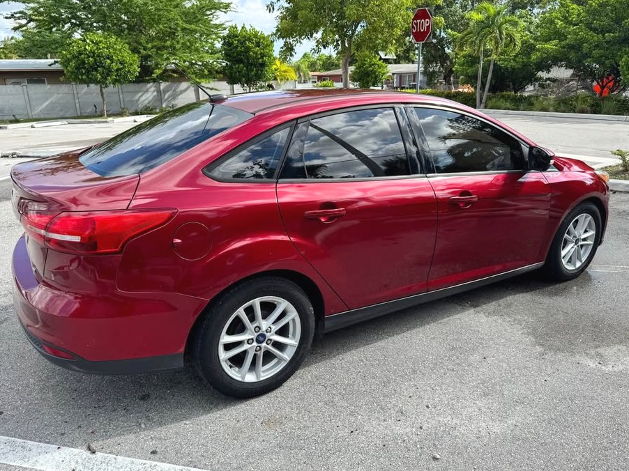 2017 Ford Focus SE Sedan