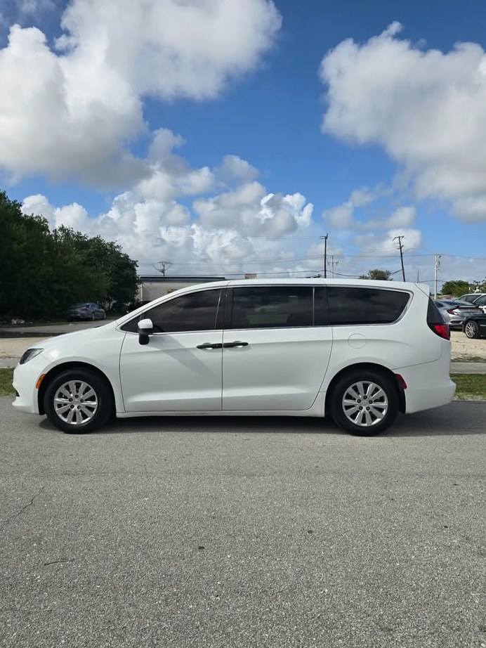 2021 Chrysler Voyager