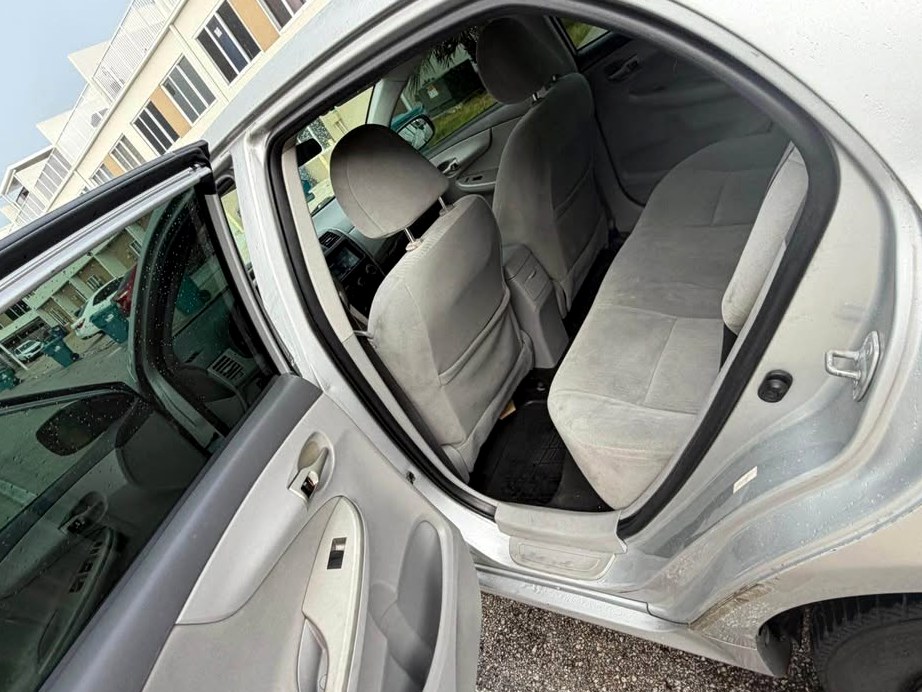 2010 Toyota Corolla LE Eco