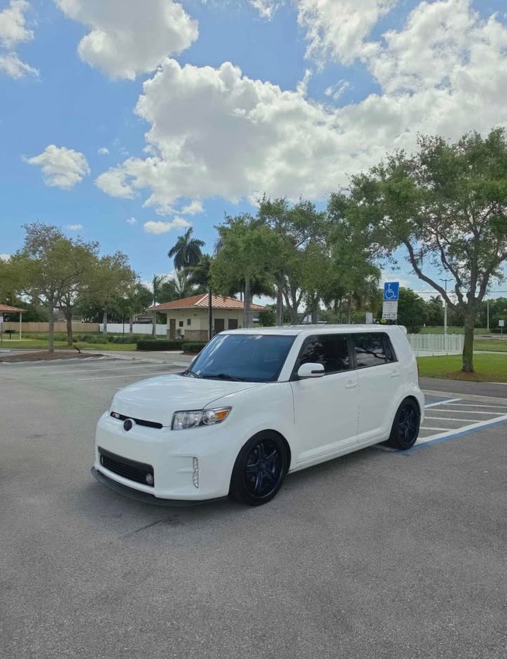 2012 Scion Xb Hatchback 4D