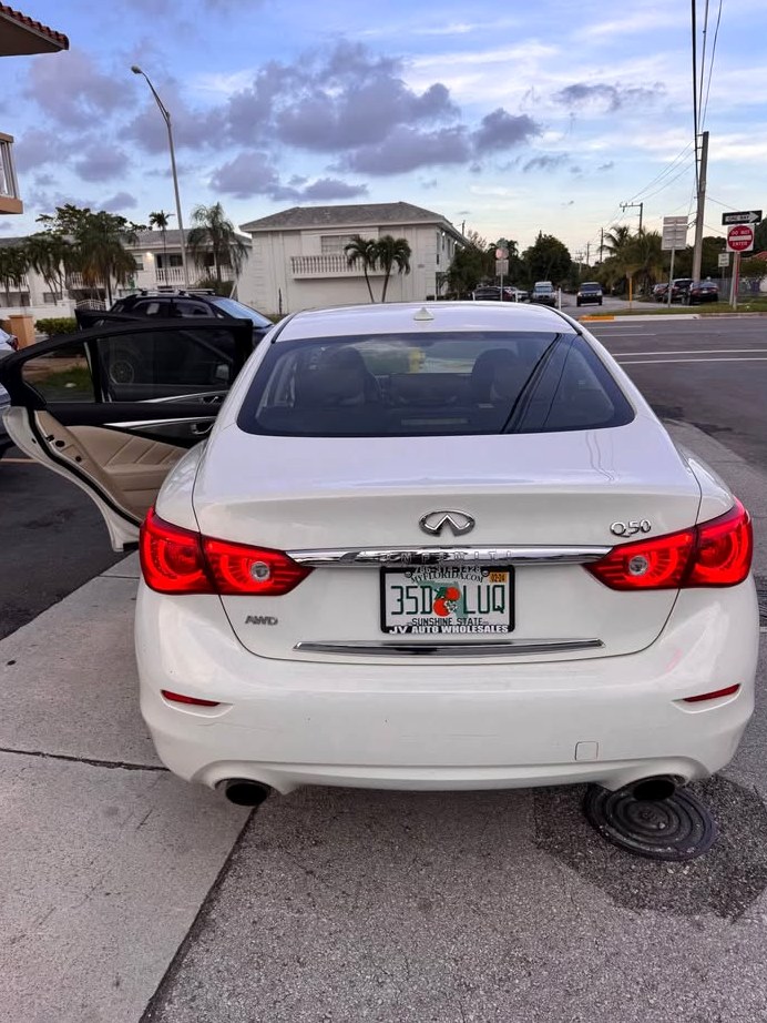 2015 Infiniti Q50 3.7 Sedan