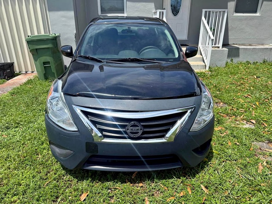 2017 Nissan Versa STICK SHIFT