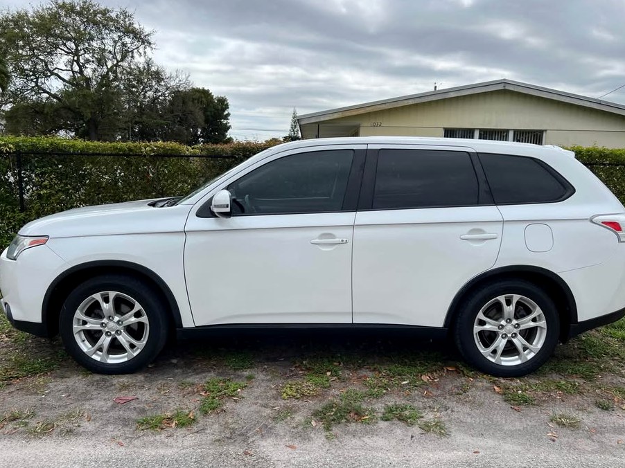 2015 Mitsubishi Outlander ES Sport