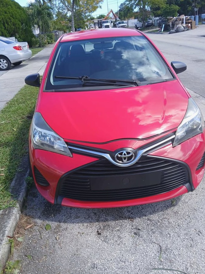 2015 Toyota Yaris Hatchback 2D