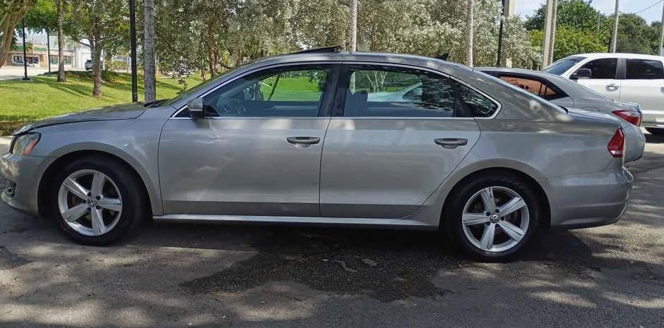 2013 Volkswagen Passat 2.5L SE