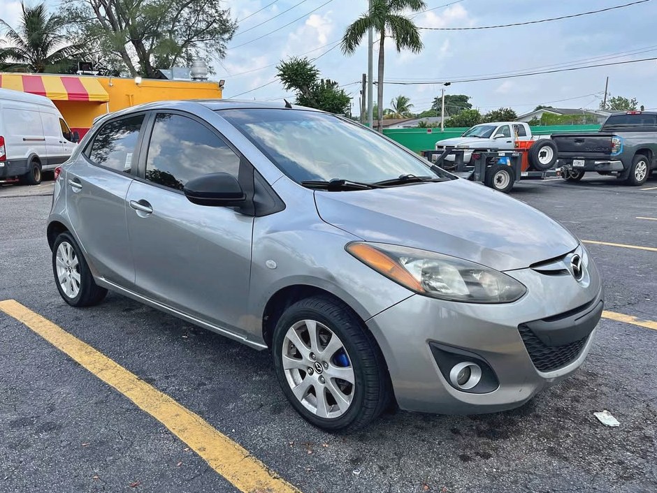 2013 Mazda 2 Sport Hatchback