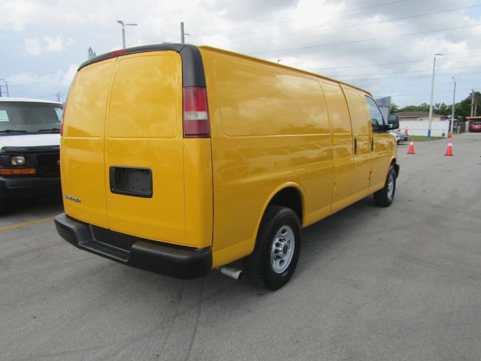 2010 GMC Savana