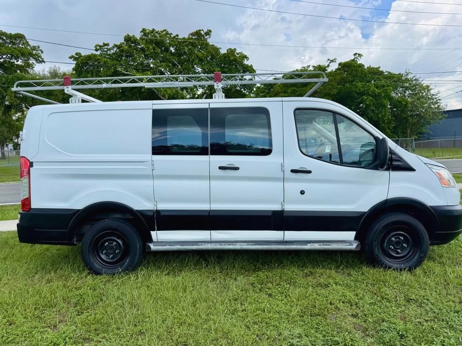 2017 Ford Transit 250 cargo