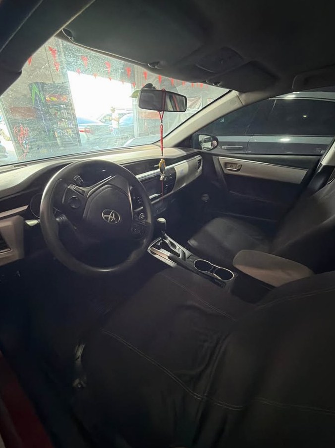 2015 Toyota Corolla LE Sedan