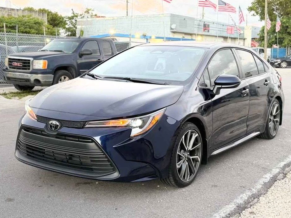 2025 Toyota Corolla LE Sedan