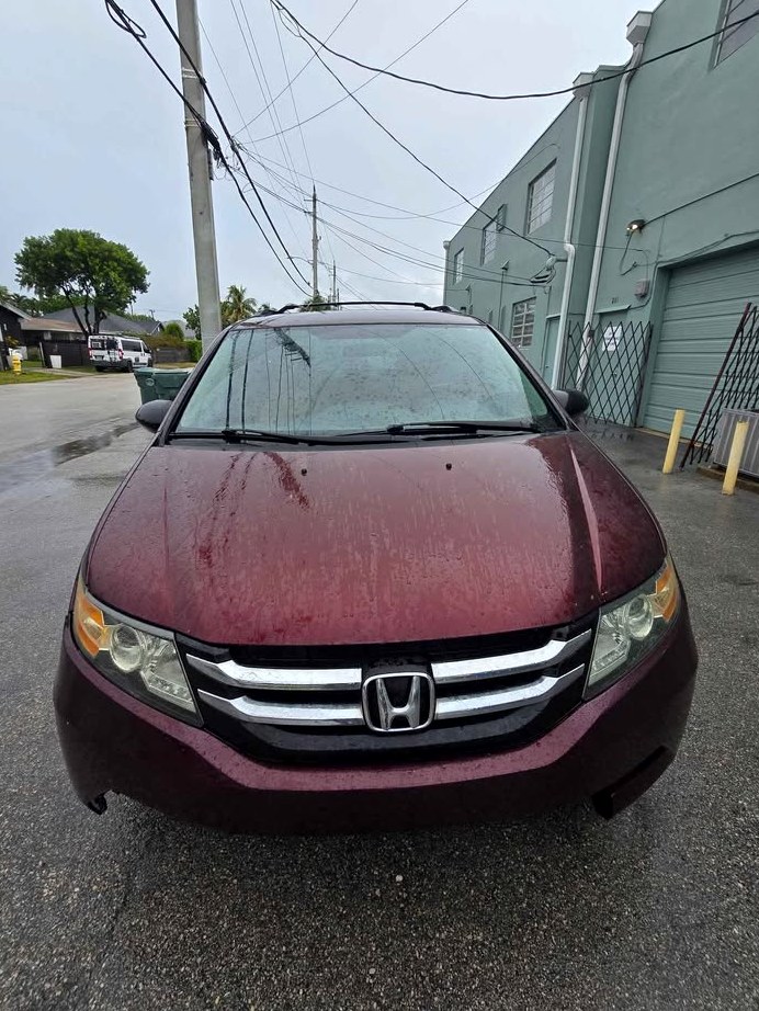 2015 Honda Odyssey LX Minivan