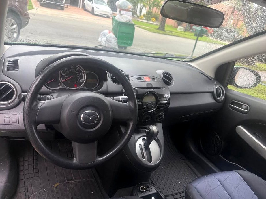 2012 Mazda 2 Sport Hatchback