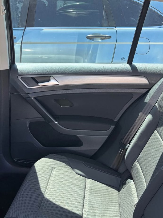2017 Volkswagen Golf TSI S