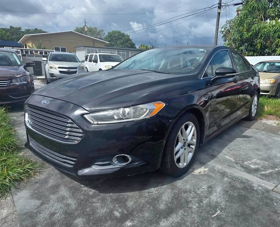 2016 Ford Fusion SE Sedan