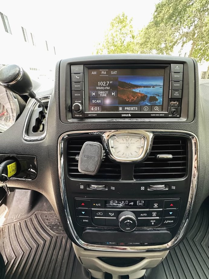 2015 Chrysler Town & country
