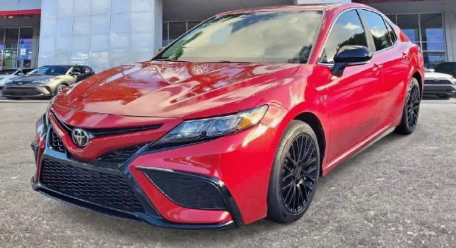 2024 Toyota Camry SE Sedan