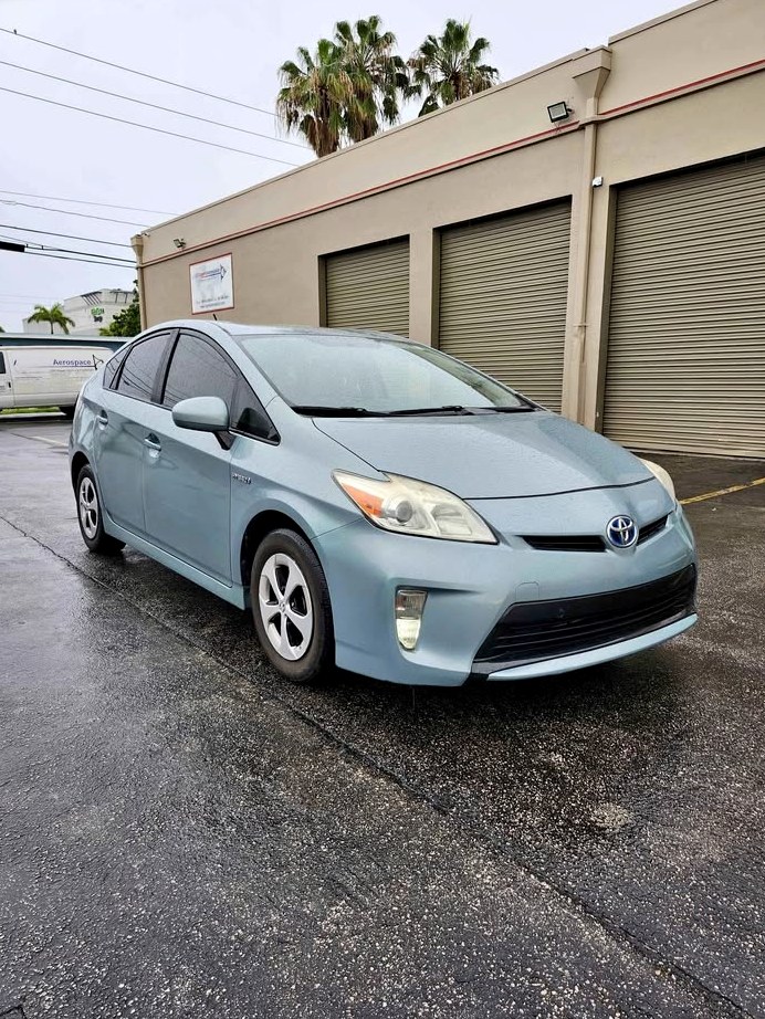 2015 Toyota Prius Five Hatchback