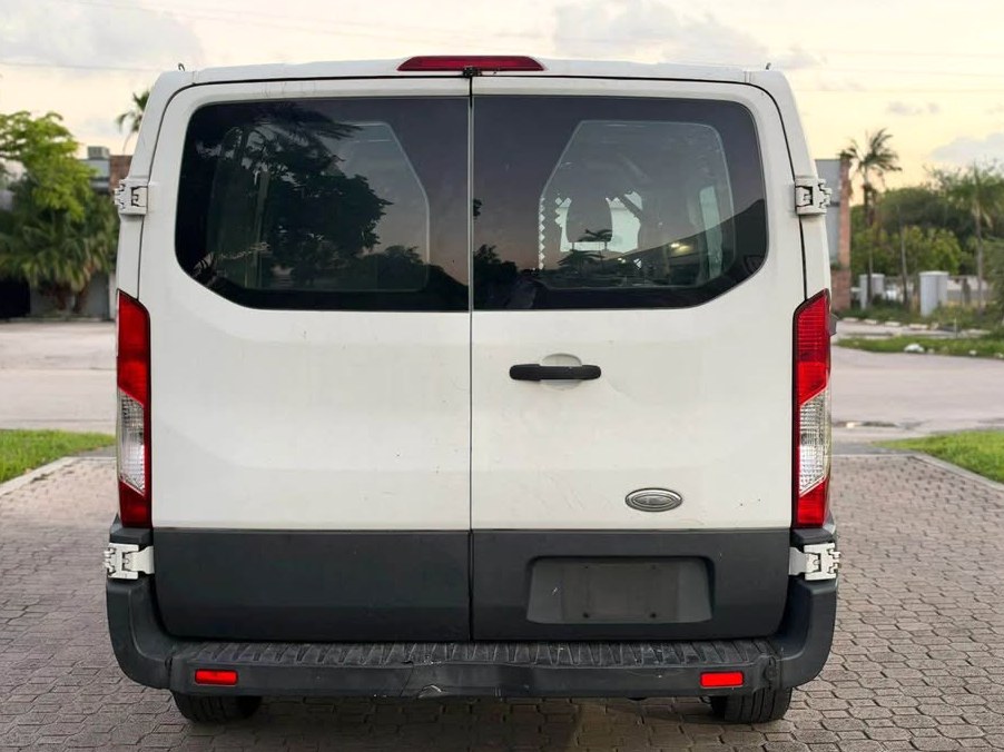 2015 Ford Transit 150 cargo