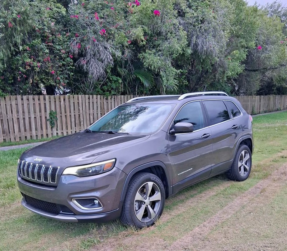 2019 Jeep Cherokee Limited Sport