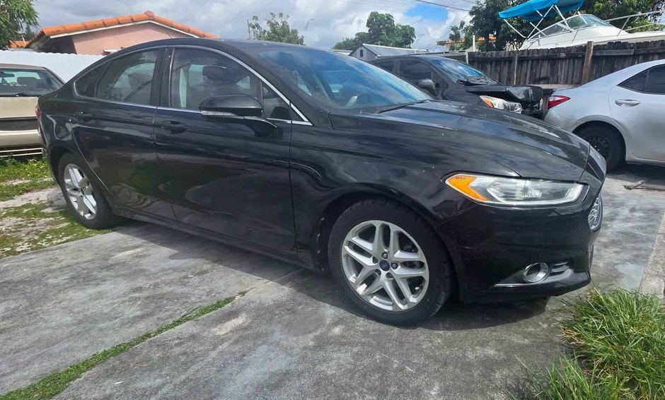 2016 Ford Fusion SE Sedan