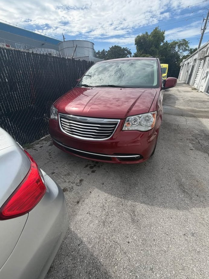2013 Chrysler Town & country