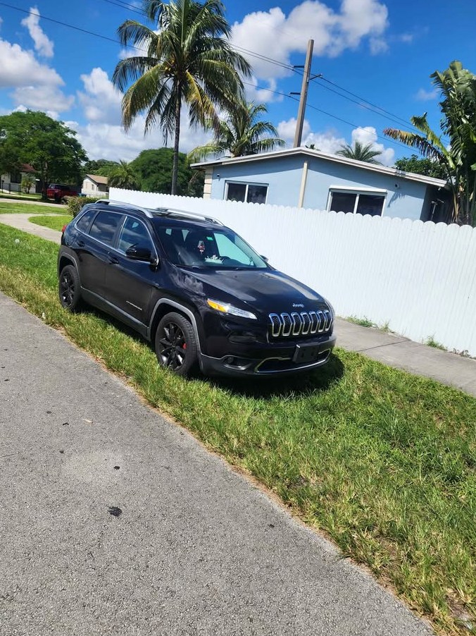 2017 Jeep Cherokee Altitude Lux