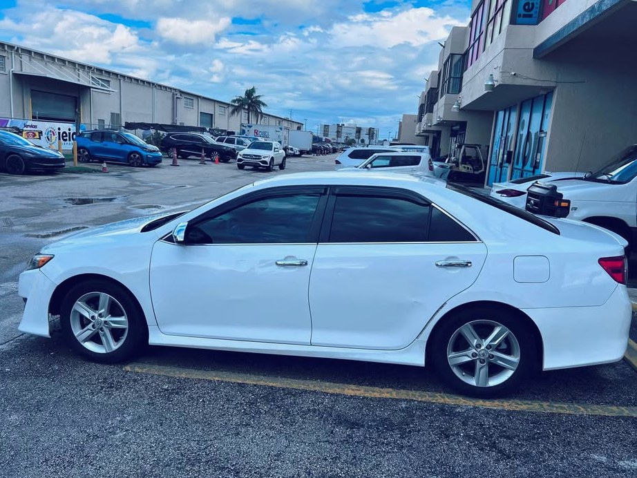 2013 Toyota Camry SE Sedan