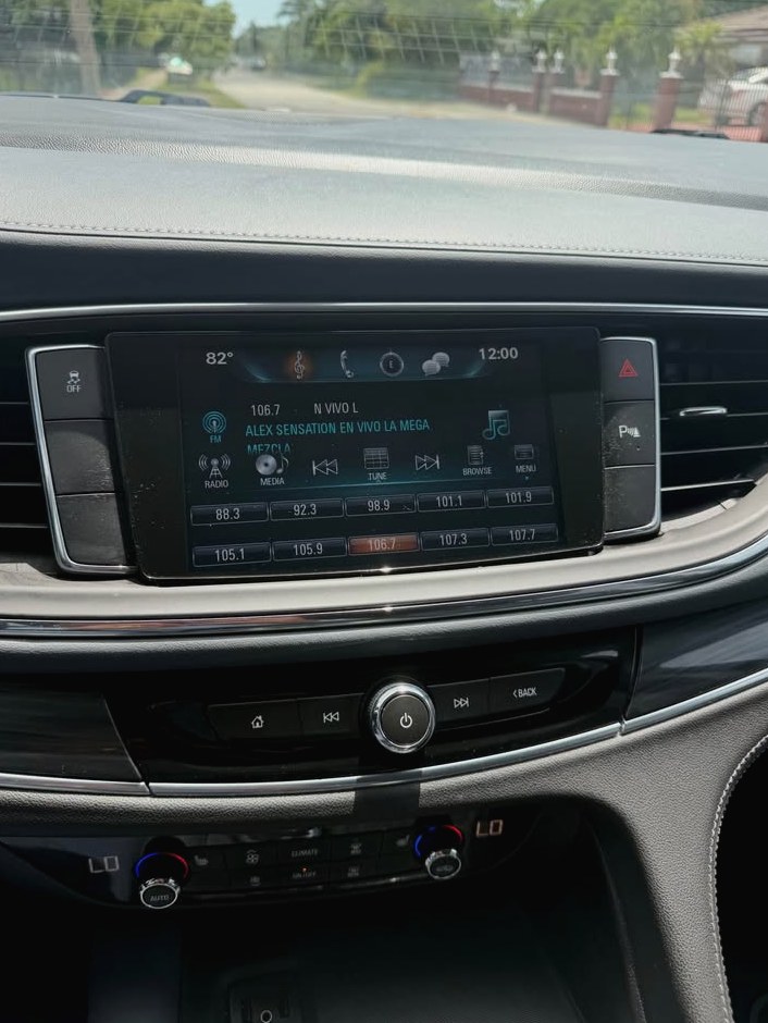2019 Buick Enclave Essence Sport