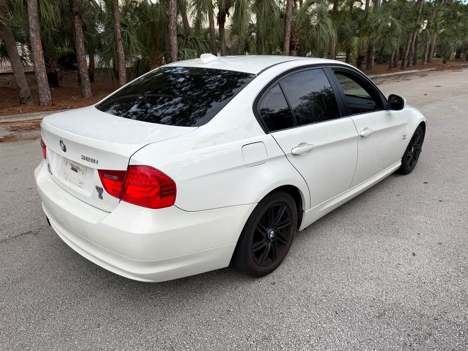2011 BMW 3 series 328i