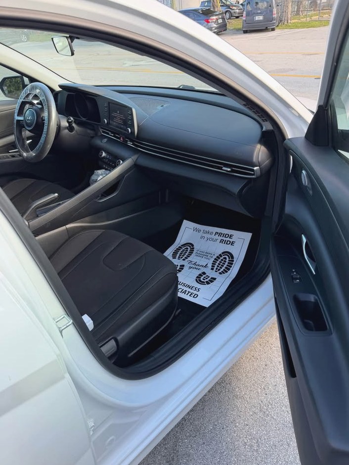 2022 Hyundai Elantra SEL Sedan