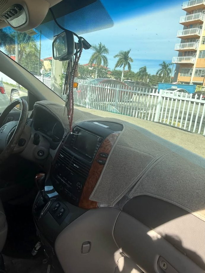 2009 Toyota Sienna LE Van
