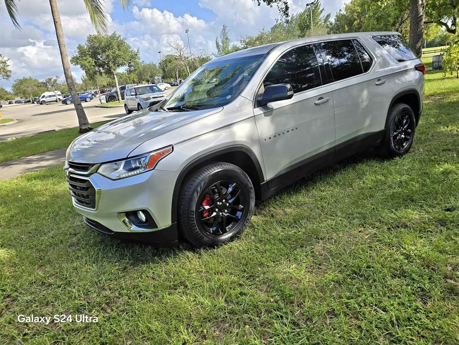 2021 Chevrolet Traverse LS Sport