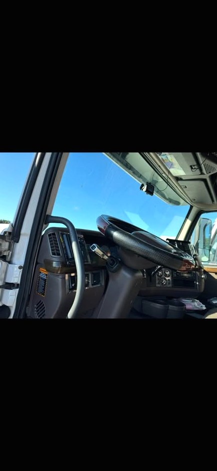 2015 Volvo 780