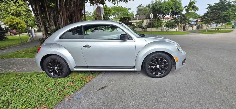 2014 Volkswagen Beetle 1.8T Hatchback