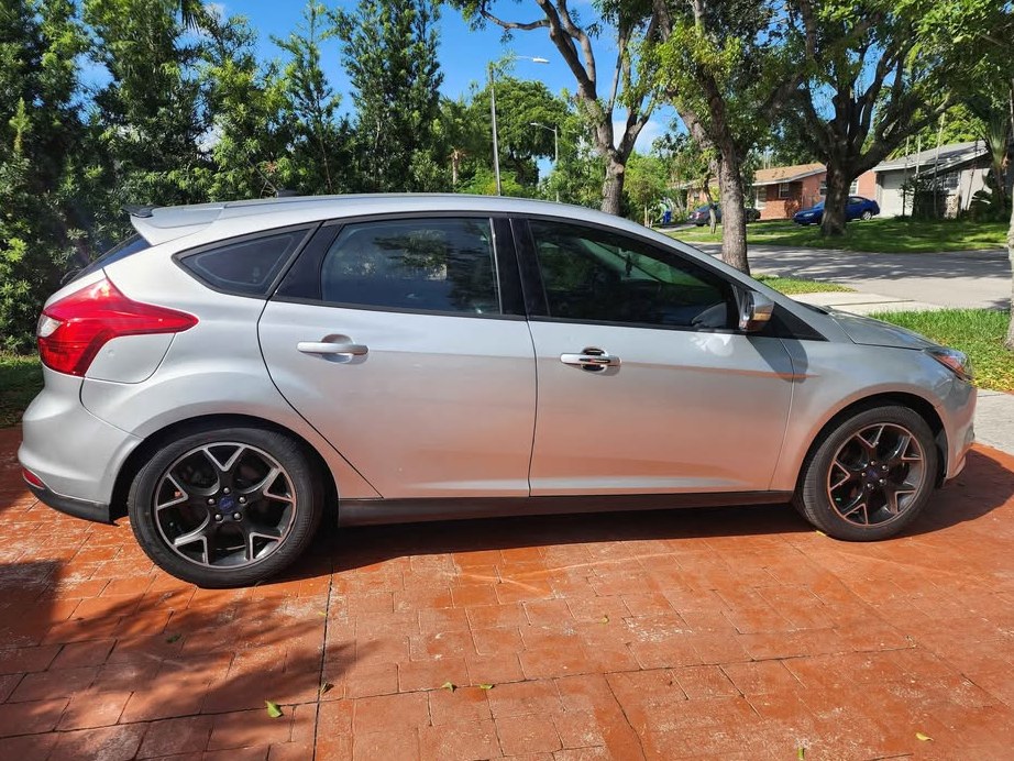 2014 Ford Focus SE Hatchback