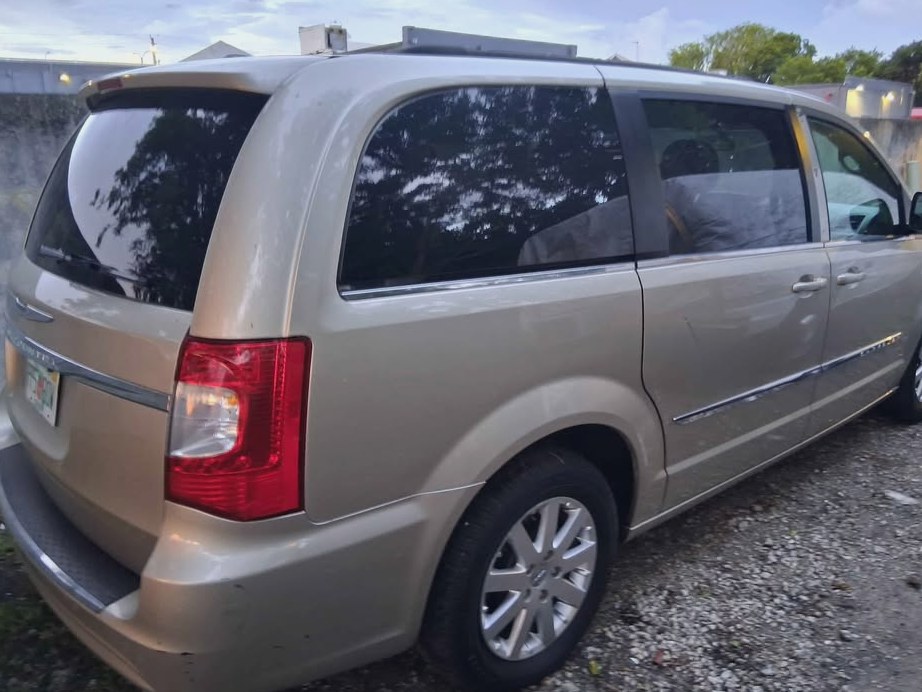 2015 Chrysler Town & country